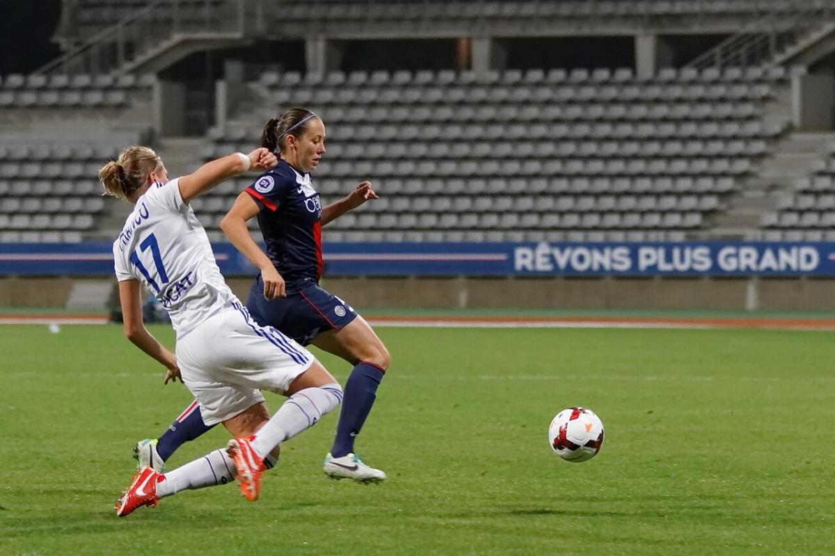 高位压迫的边路往往藏着决定走势的答案